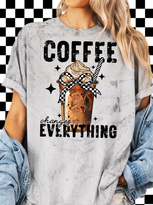 Camiseta cómoda El café lo cambia todo