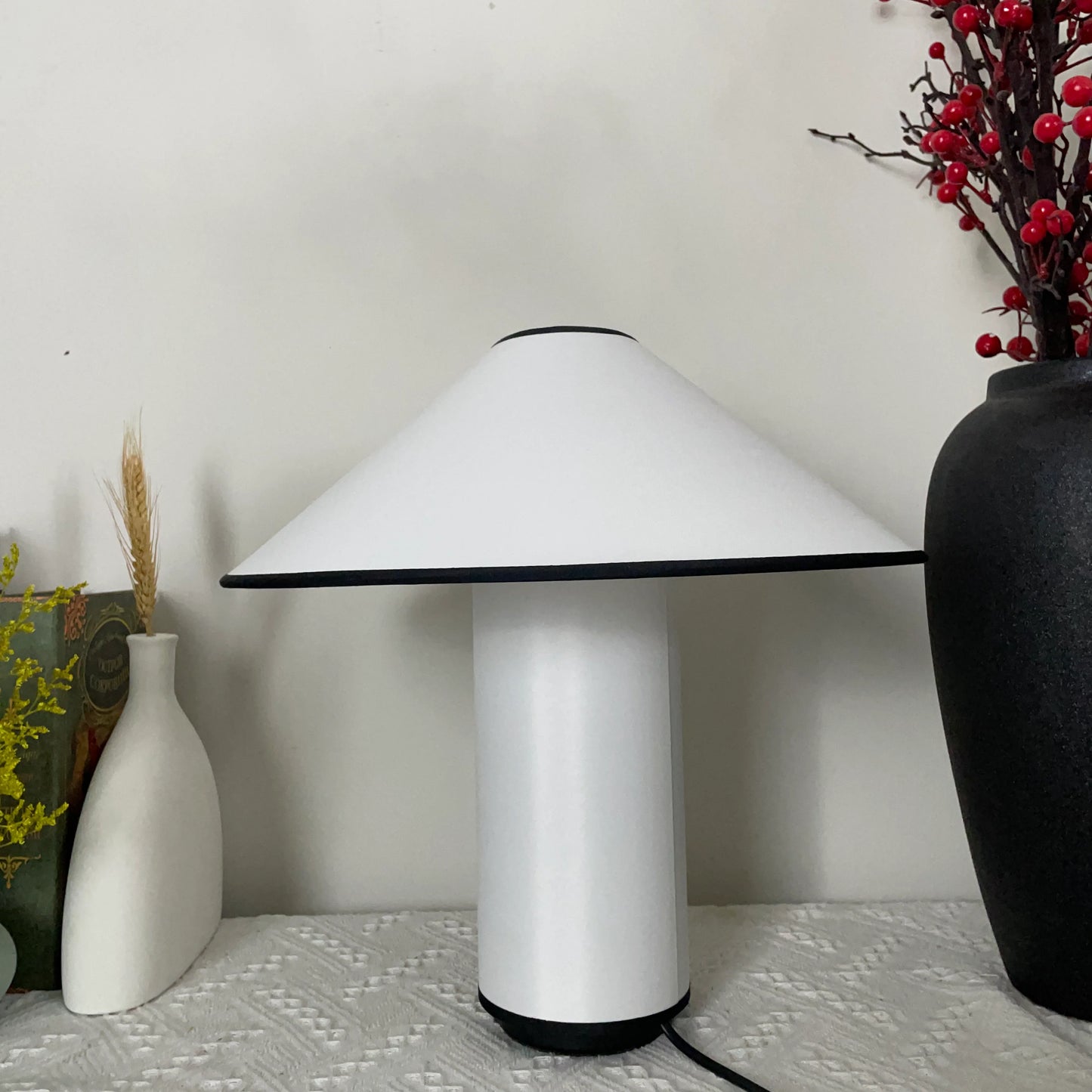 Lámpara de mesa de tela Colette