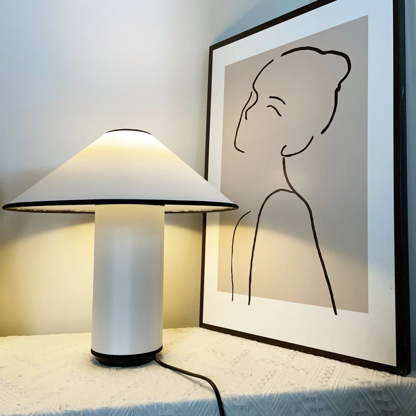 Lámpara de mesa de tela Colette