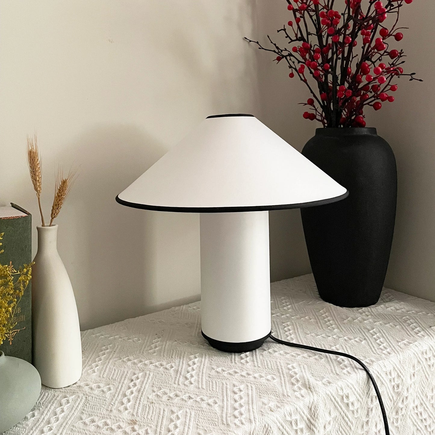 Lámpara de mesa de tela Colette