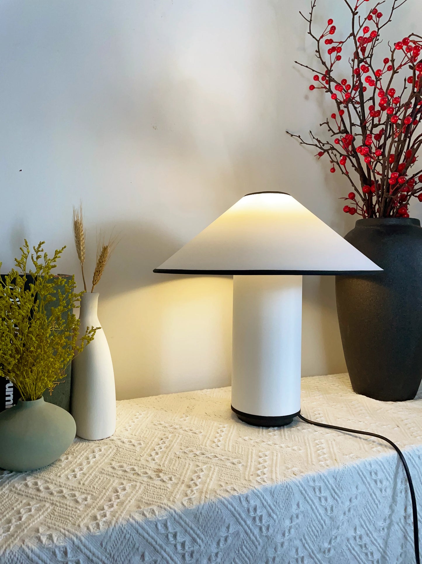 Lámpara de mesa de tela Colette
