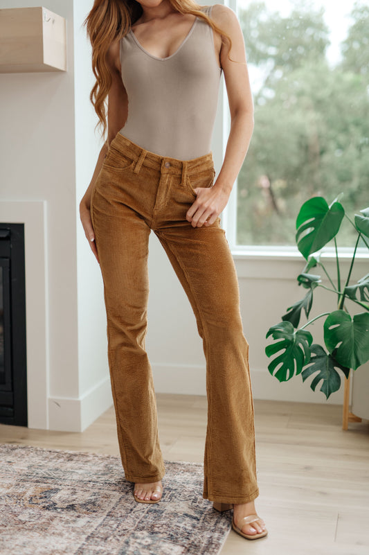 Pantalones de pana acampanados Cordelia en color Camel