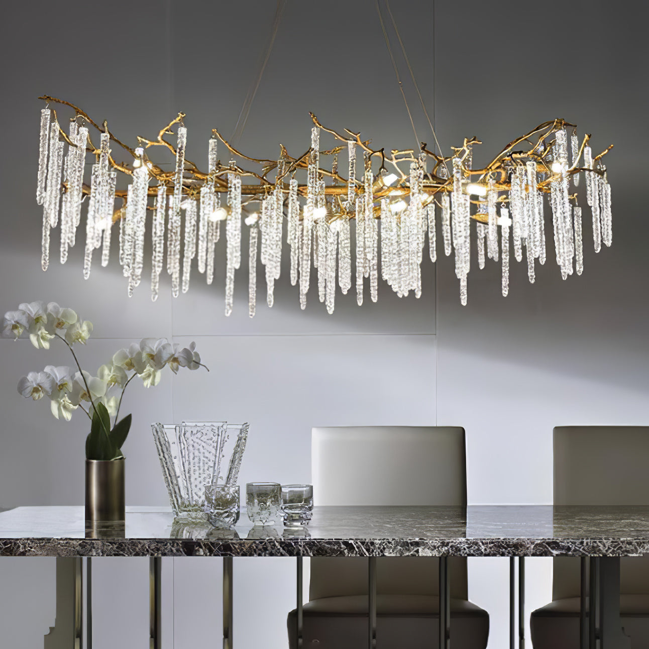 Candelabro de latón con ramas de carámbanos de cristal