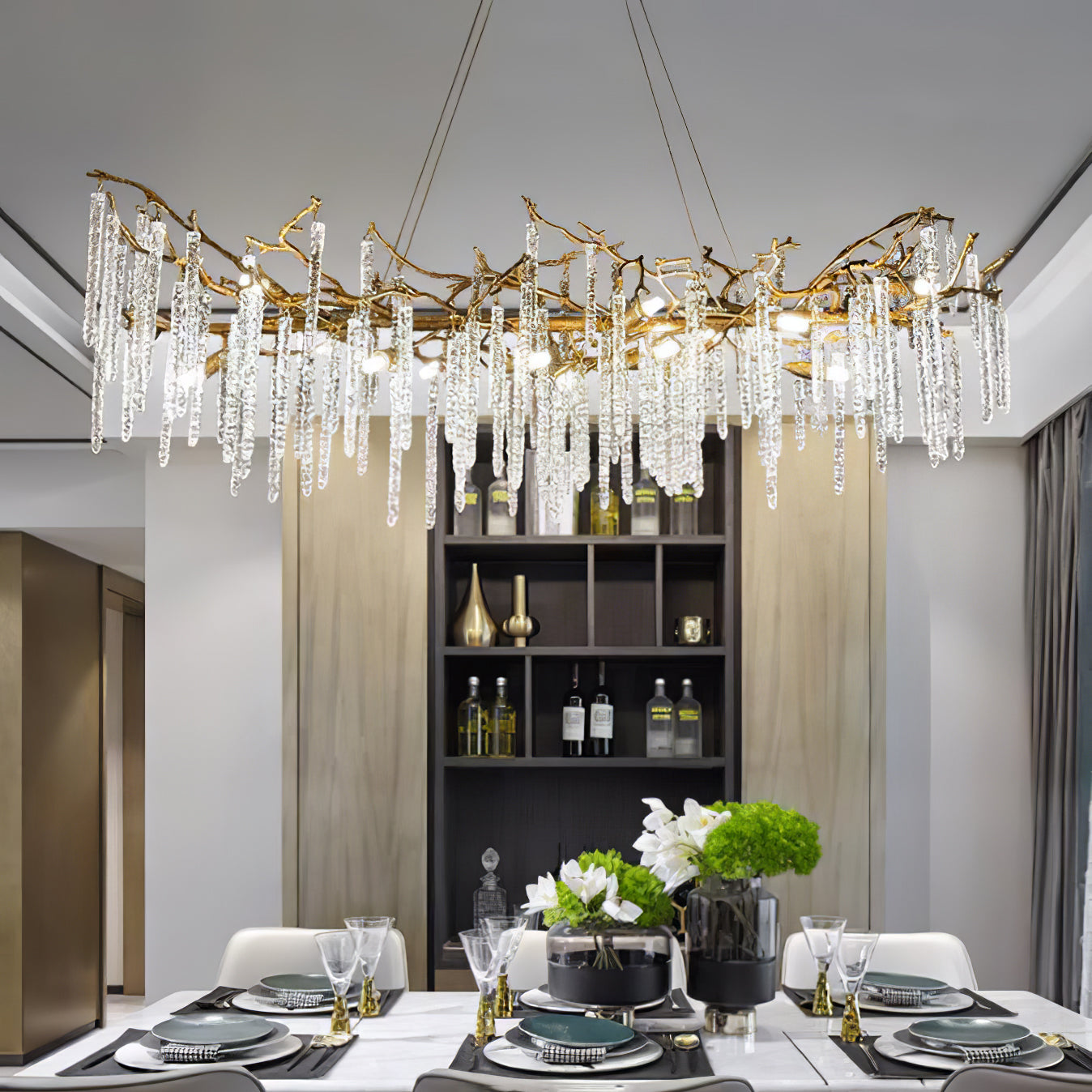 Candelabro de latón con ramas de carámbanos de cristal