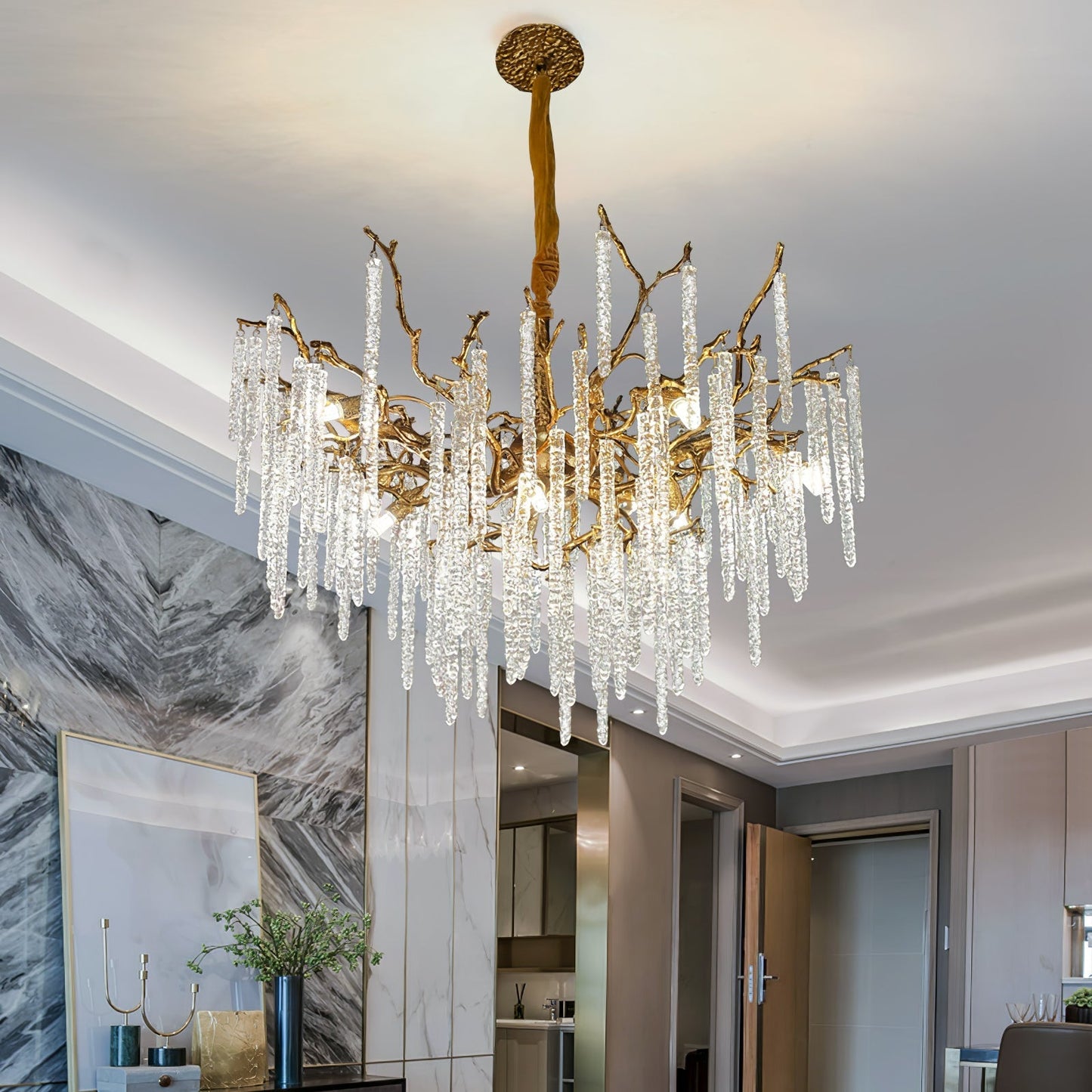 Candelabro de latón con ramas de carámbanos de cristal