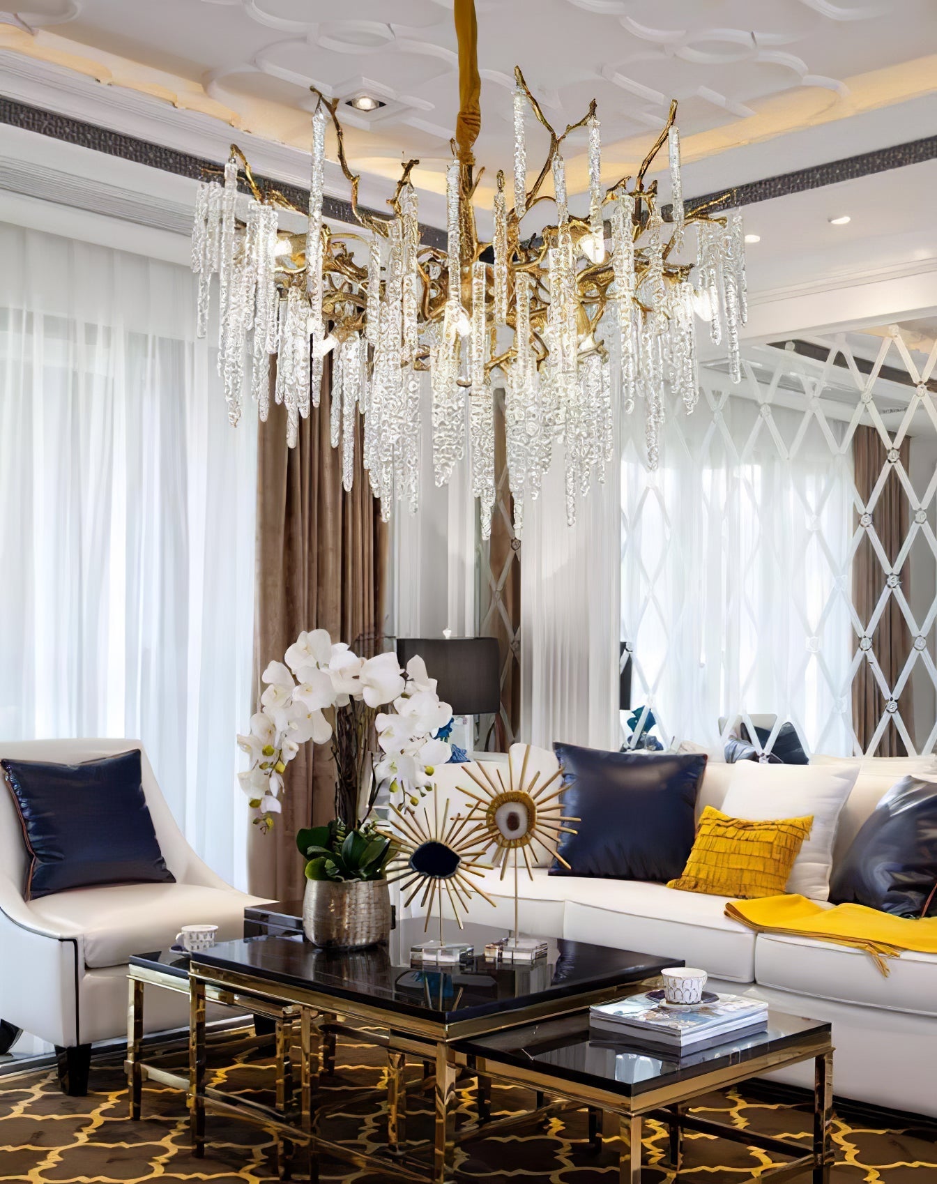 Candelabro de latón con ramas de carámbanos de cristal