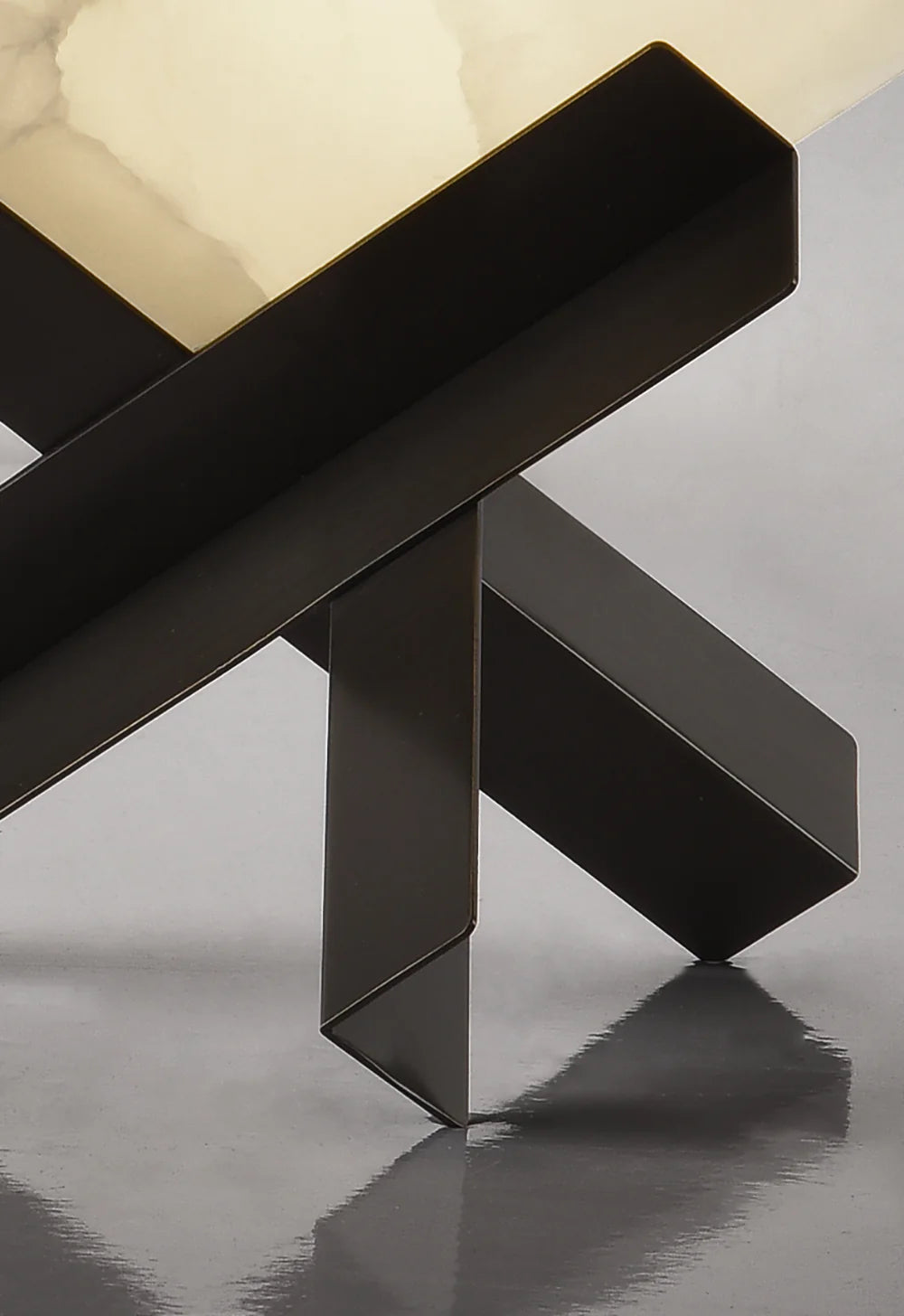 Lámpara de mesa cúbica de alabastro