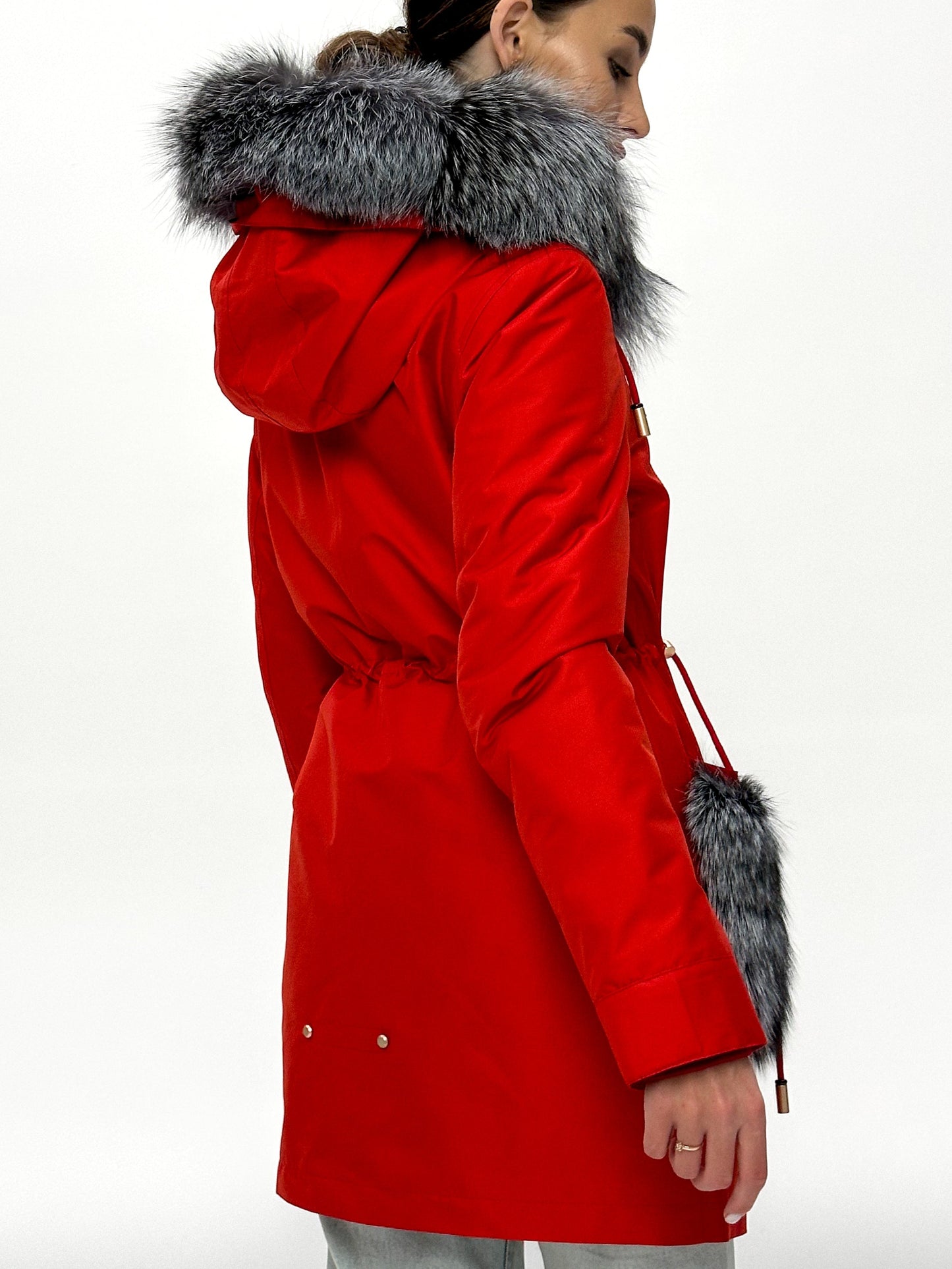 Parka Roma de piel auténtica de zorro plateado y conejo con aislamiento en color rojo