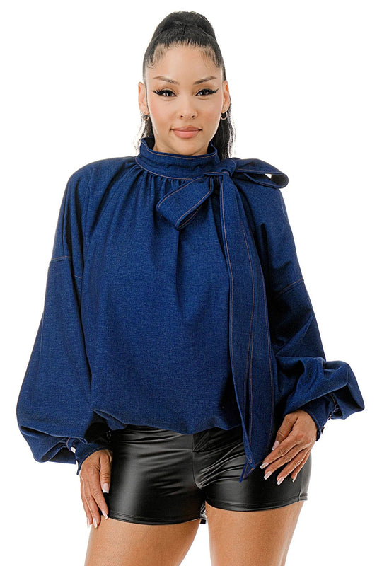 Top tipo blusa de denim con cuello alto, mangas abullonadas con lazo, dobladillo de burbuja {queda holgado}