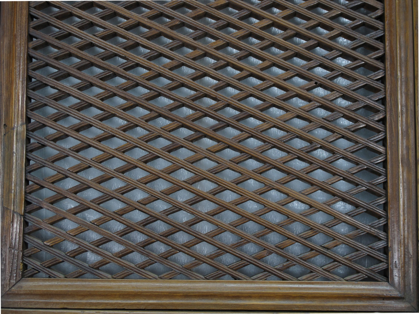 Par de hermosos paneles de puertas con celosías