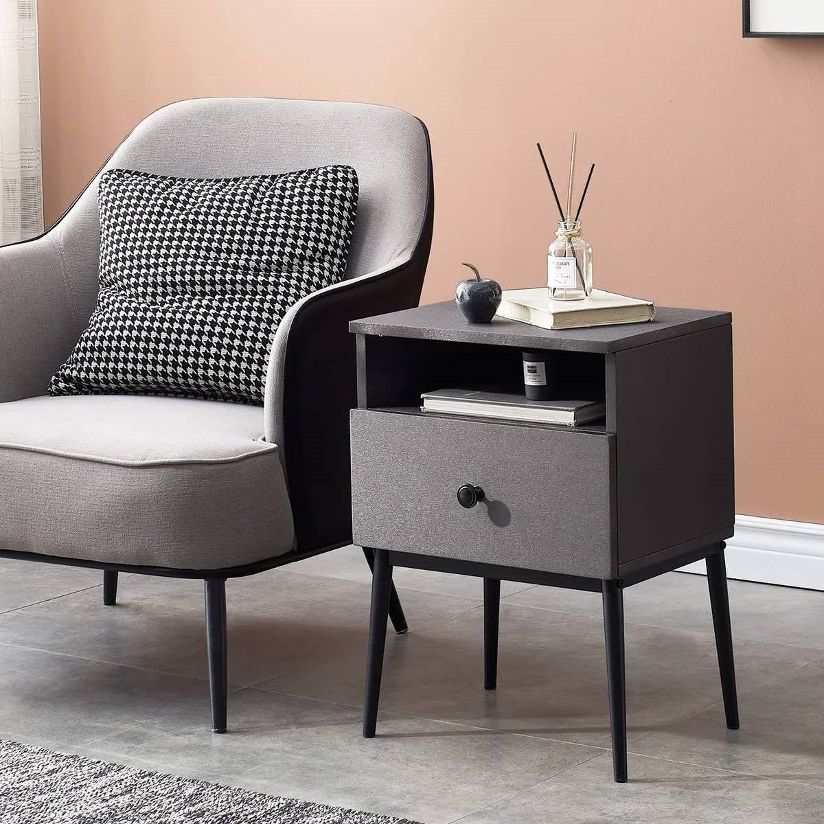 Mesa Auxiliar de Noche Mid Century Moderna en Acabado de Madera Gris Oscuro
