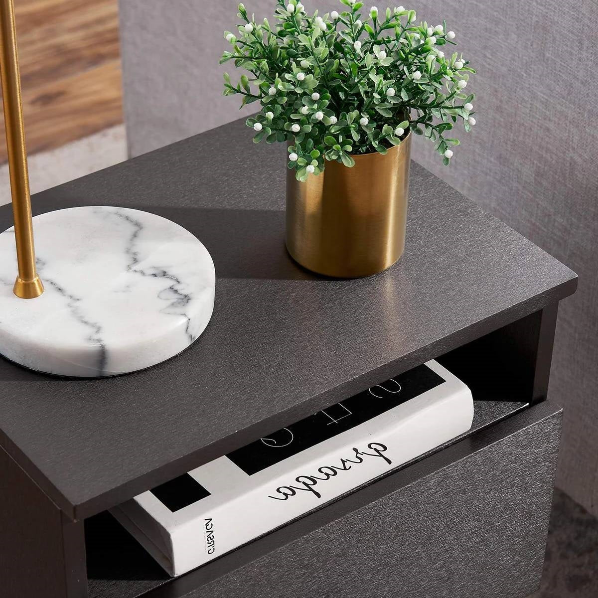 Mesa Auxiliar de Noche Mid Century Moderna en Acabado de Madera Gris Oscuro