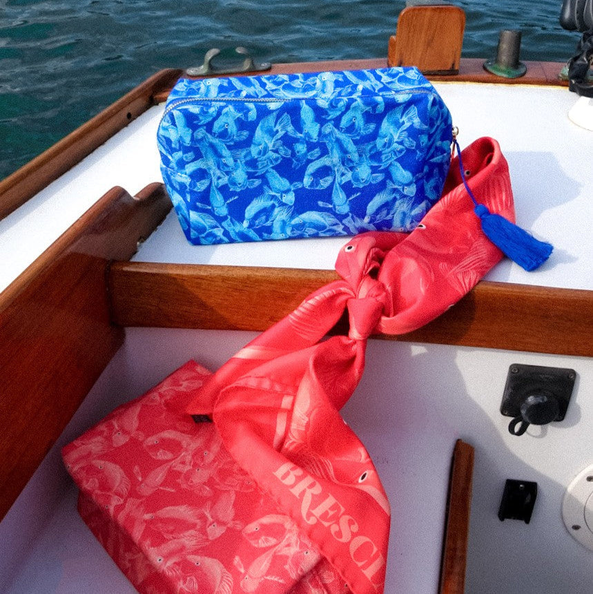 Parrots of Paradise Travel Bag - Blue