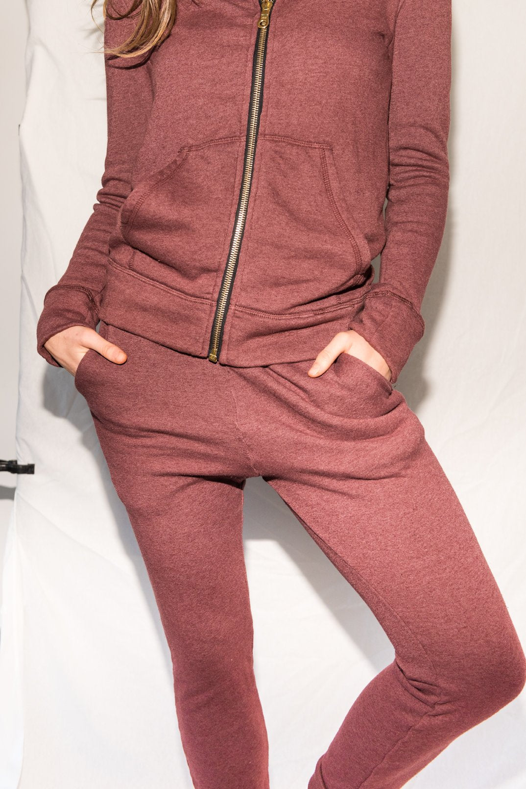 Pantalón de chándal de mujer con cremallera trasera