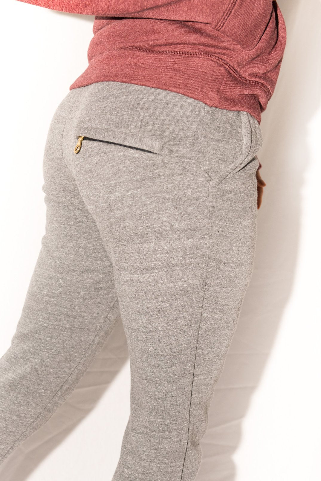 Pantalón de chándal de mujer con cremallera trasera