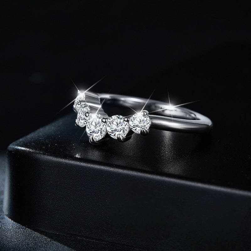 T-Shirts Trendsi just arrived - Dazzling Moissanite Silver Ring