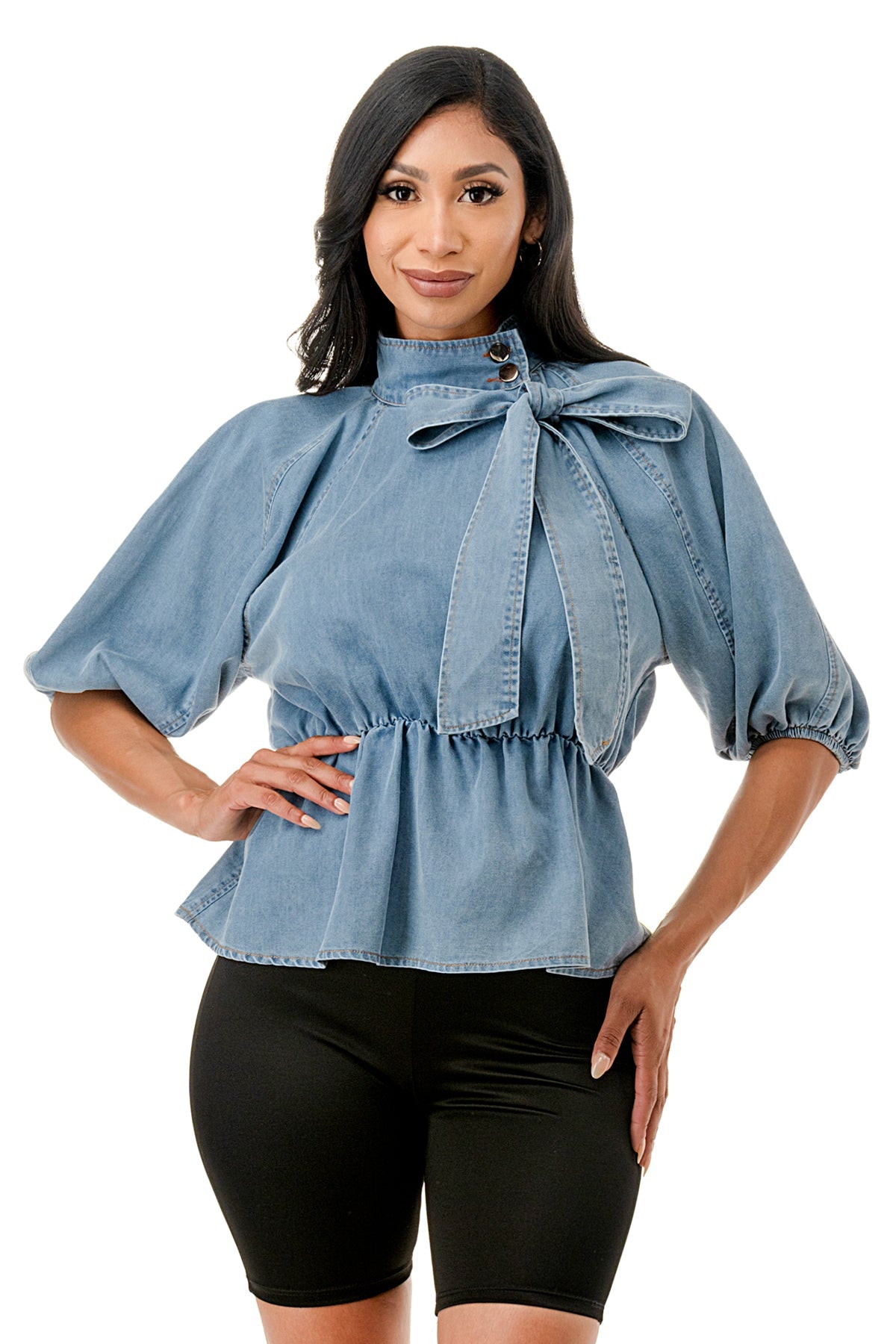 La Blusa Vaquera con Lazo