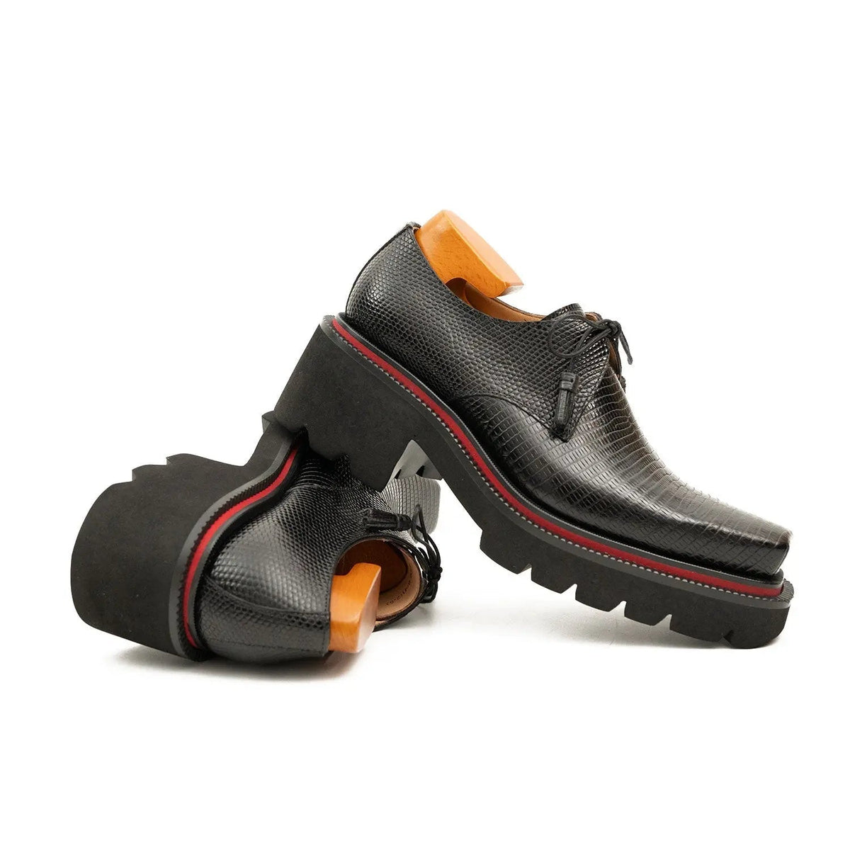 Black Lizard-Embossed Cow Leather Derby Shoes