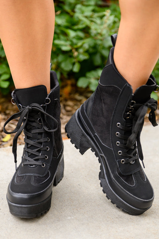 Botas Negras con Cordones Desert Nights
