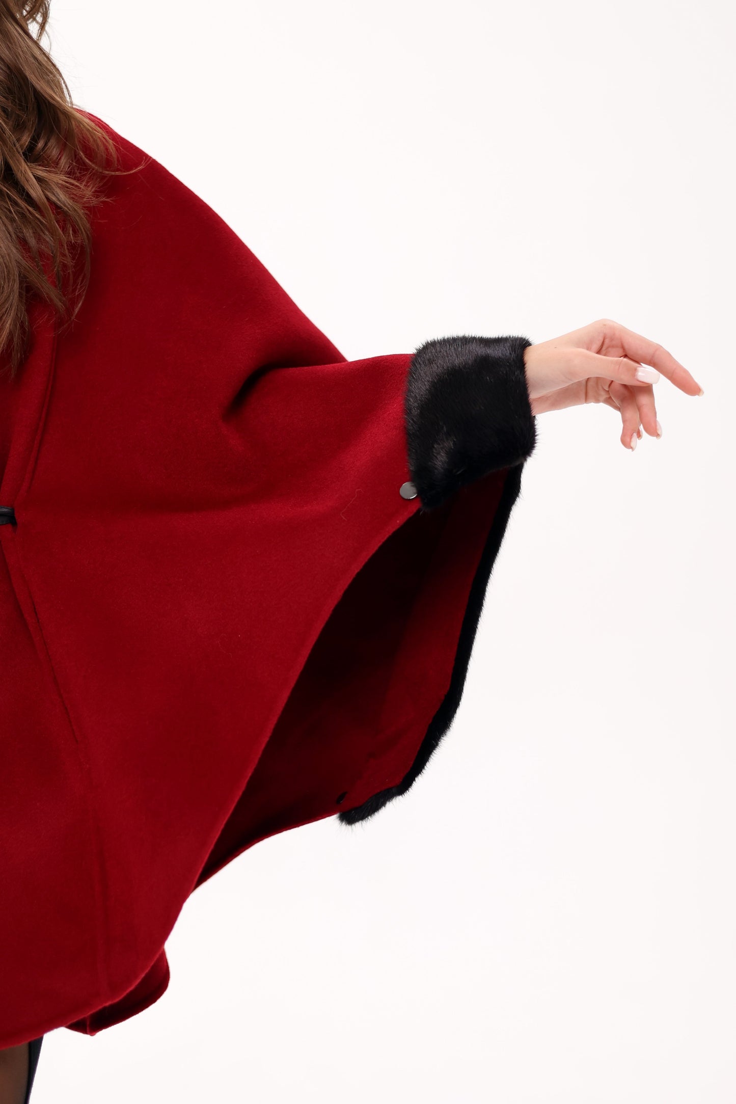 Poncho de lana de doble cara con piel de visón escandinavo auténtico