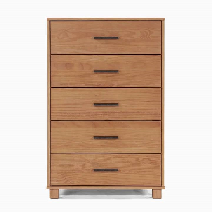 Cómoda de madera maciza estilo casa de campo moderna con 5 cajones en acabado marrón claro