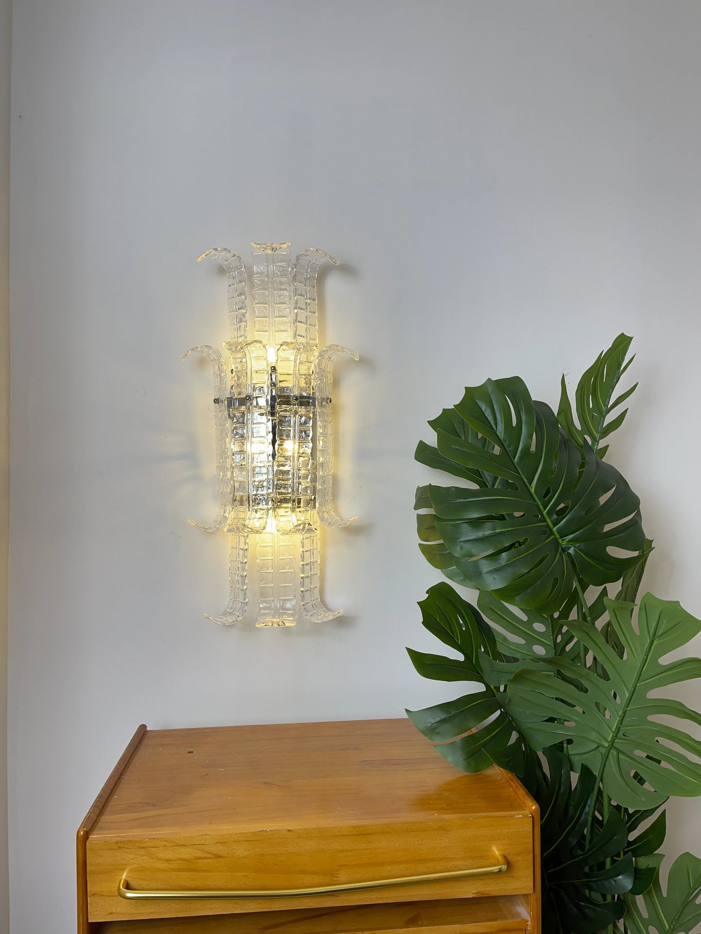 Aplique de pared elegante de cristal de Murano con forma de hoja