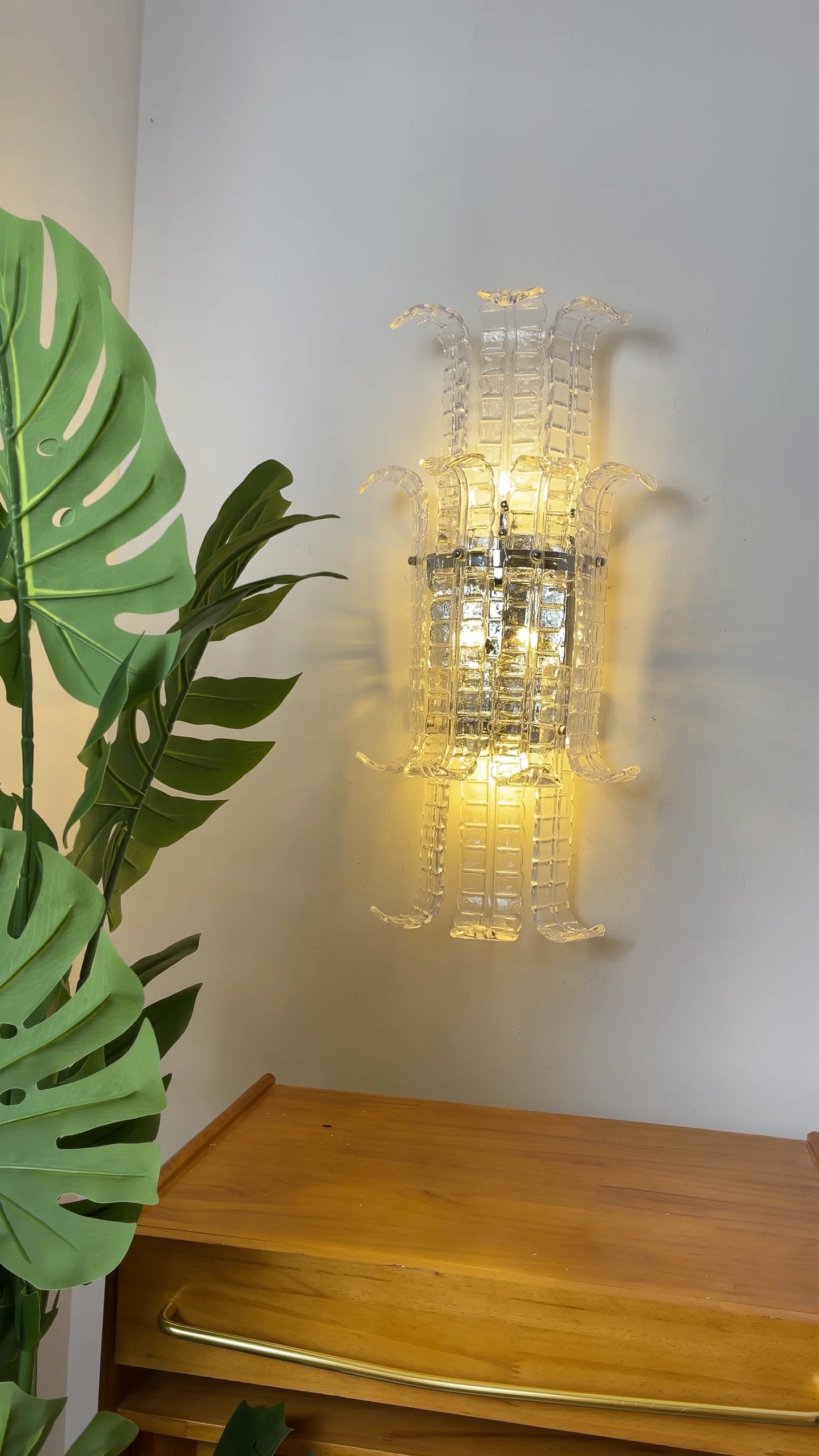 Aplique de pared elegante de cristal de Murano con forma de hoja