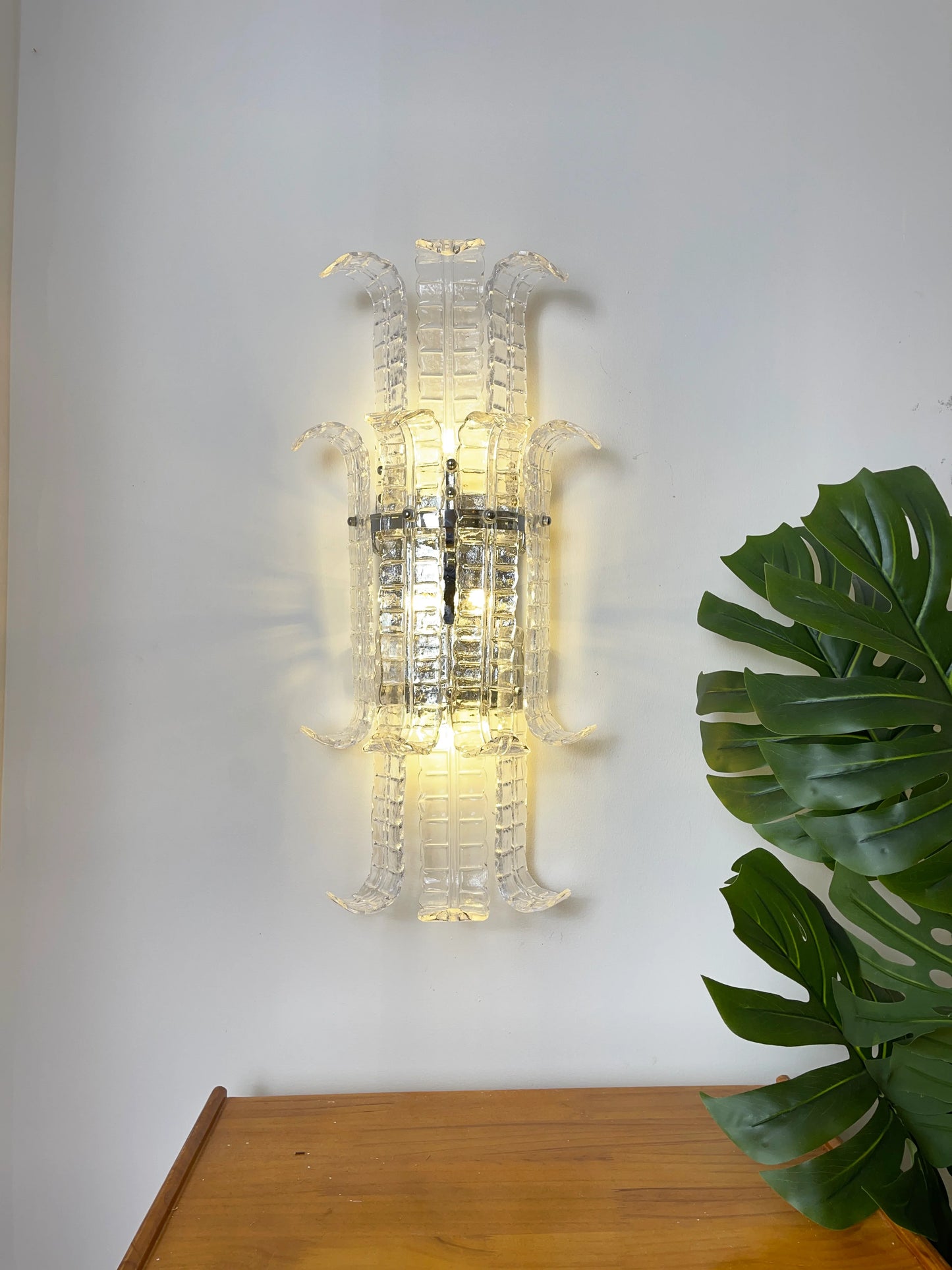 Aplique de pared elegante de cristal de Murano con forma de hoja