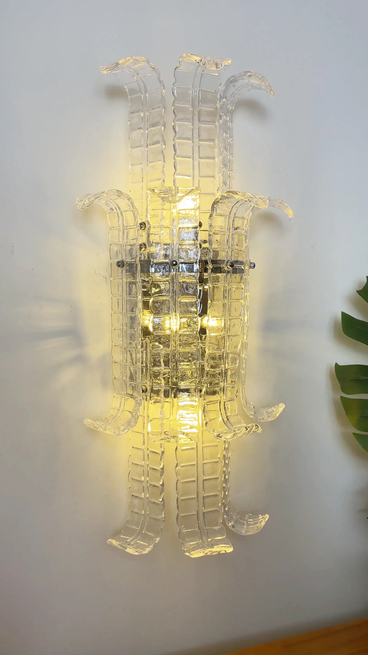 Aplique de pared elegante de cristal de Murano con forma de hoja