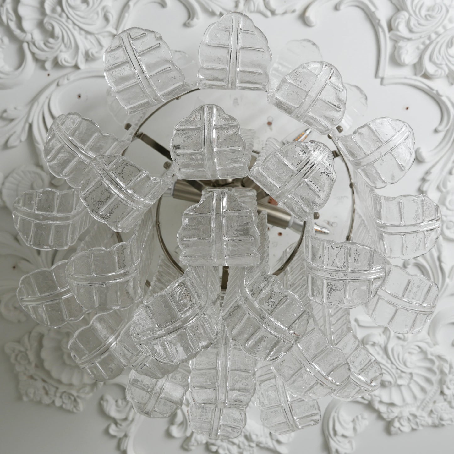 Elegante Lámpara de Techo Murano con Forma de Hoja
