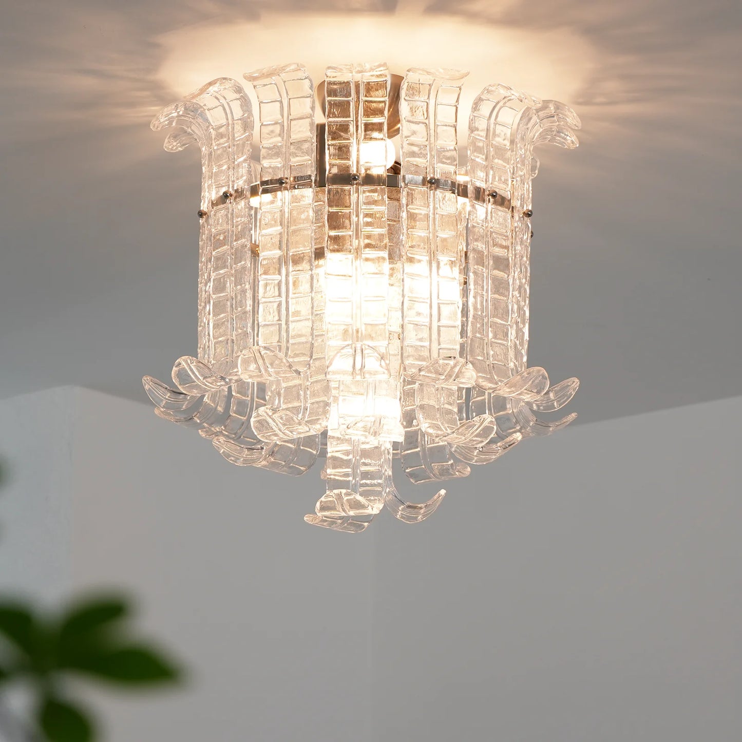 Elegante Lámpara de Techo Murano con Forma de Hoja