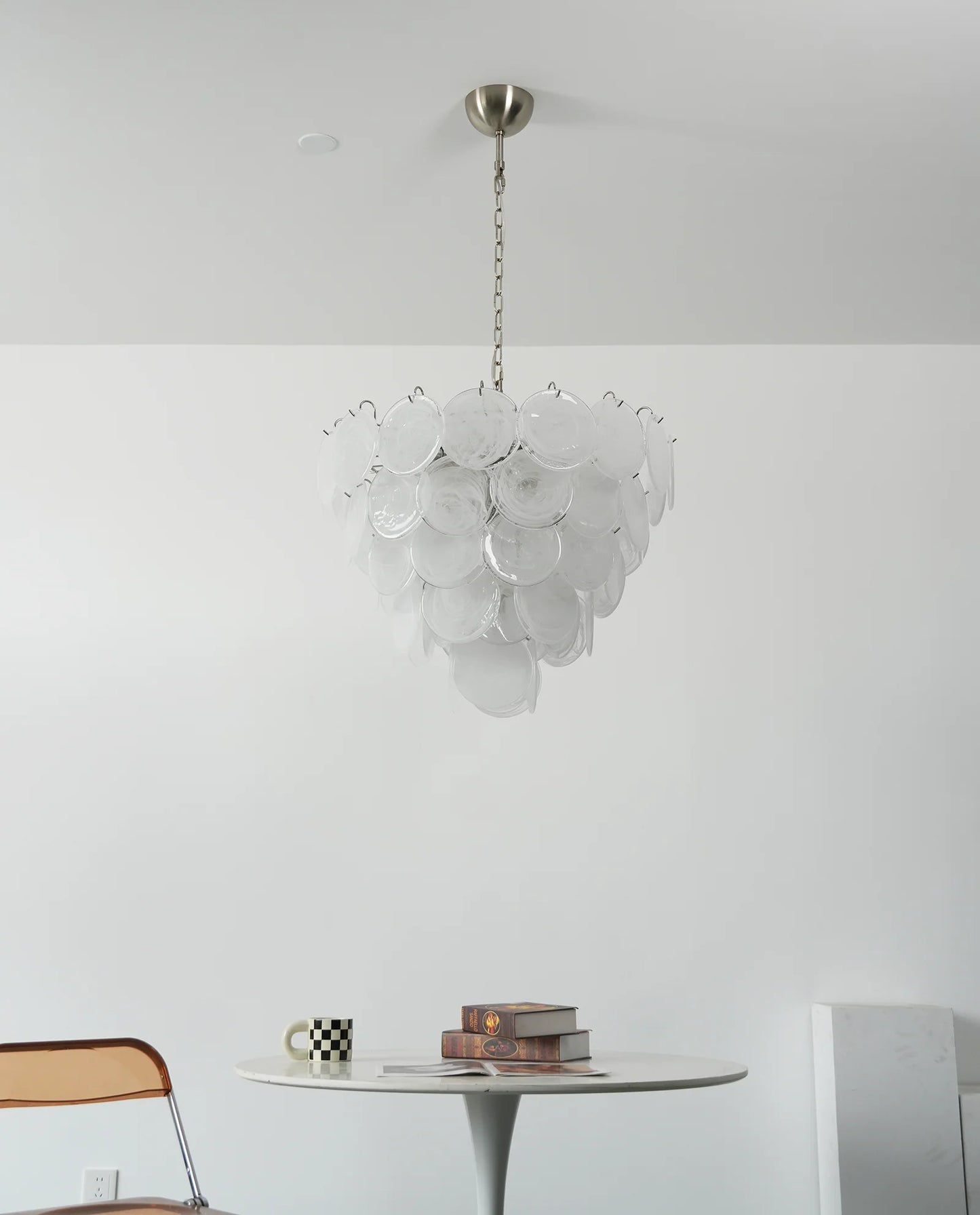 Elegante lámpara de araña de disco de Murano blanca