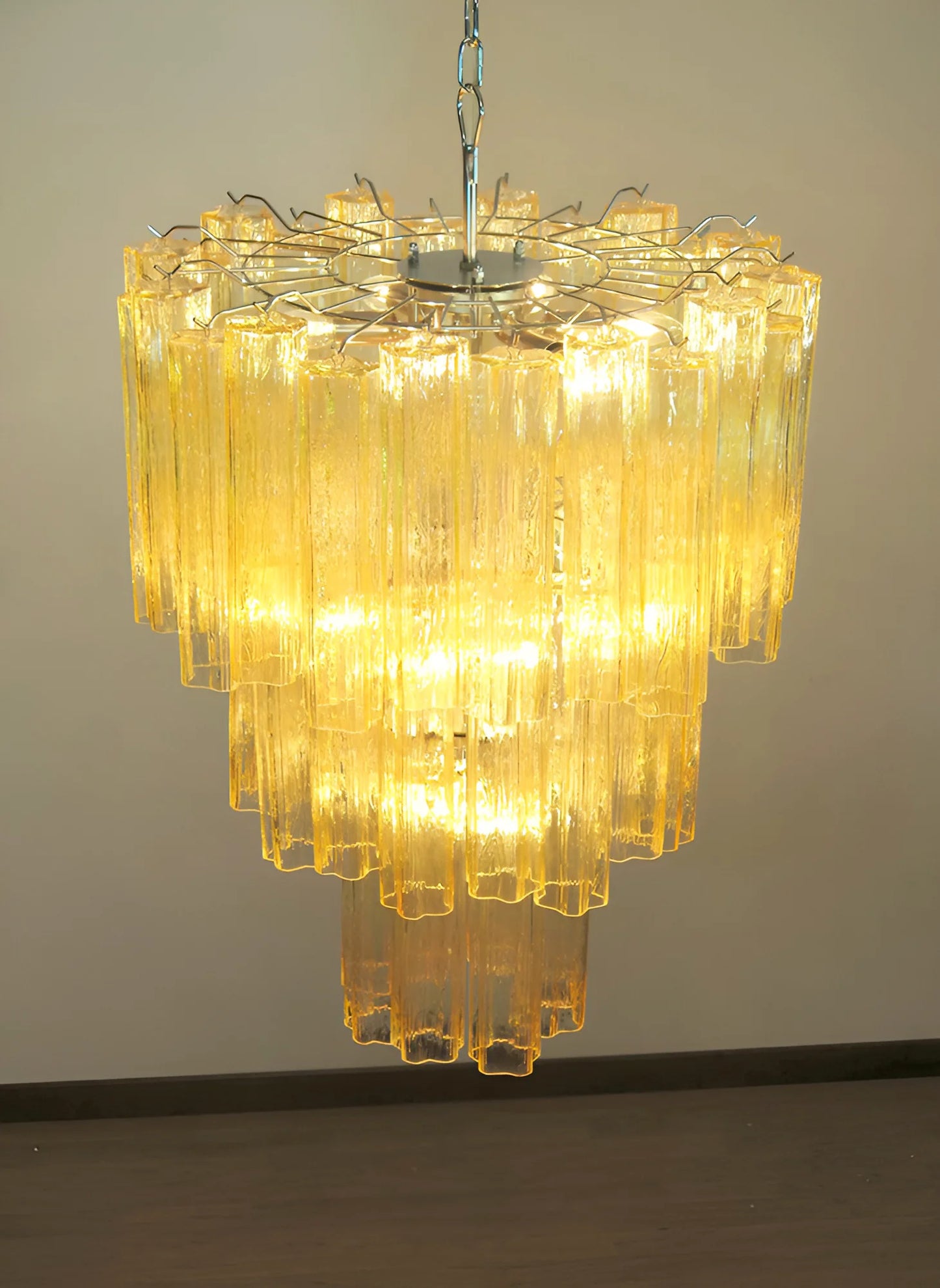 Elegante araña de tubo de cristal de Murano amarillo