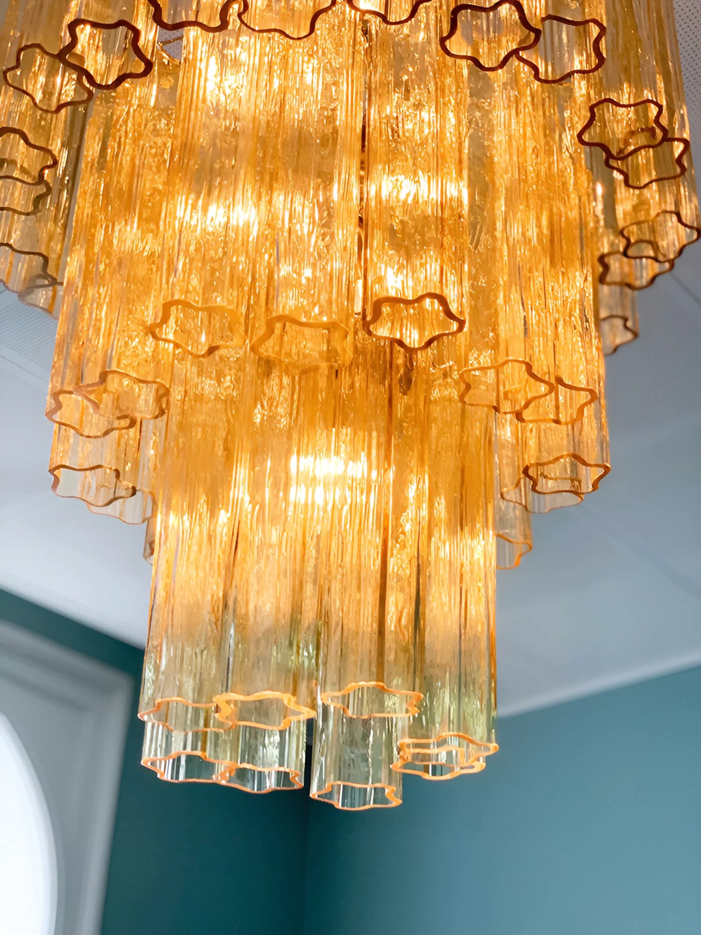 Elegante araña de tubo de cristal de Murano amarillo