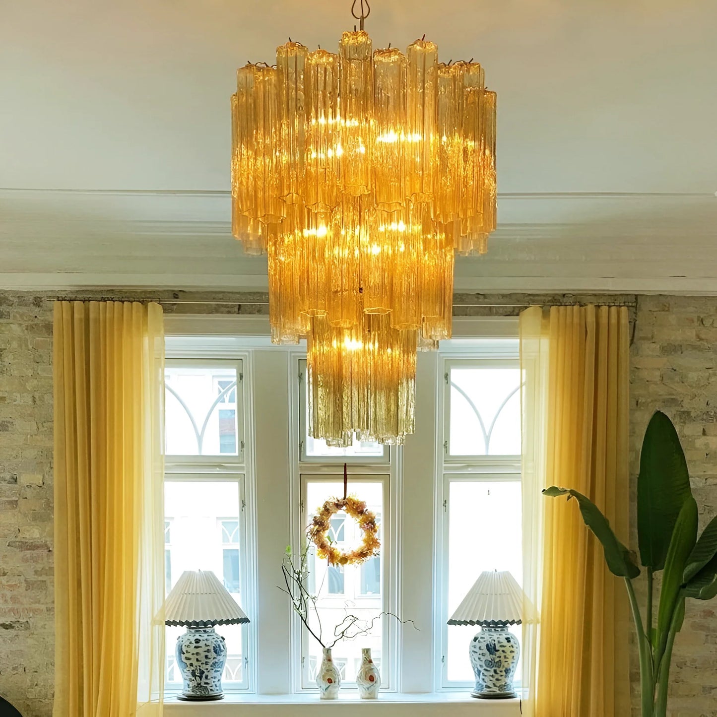 Elegante araña de tubo de cristal de Murano amarillo