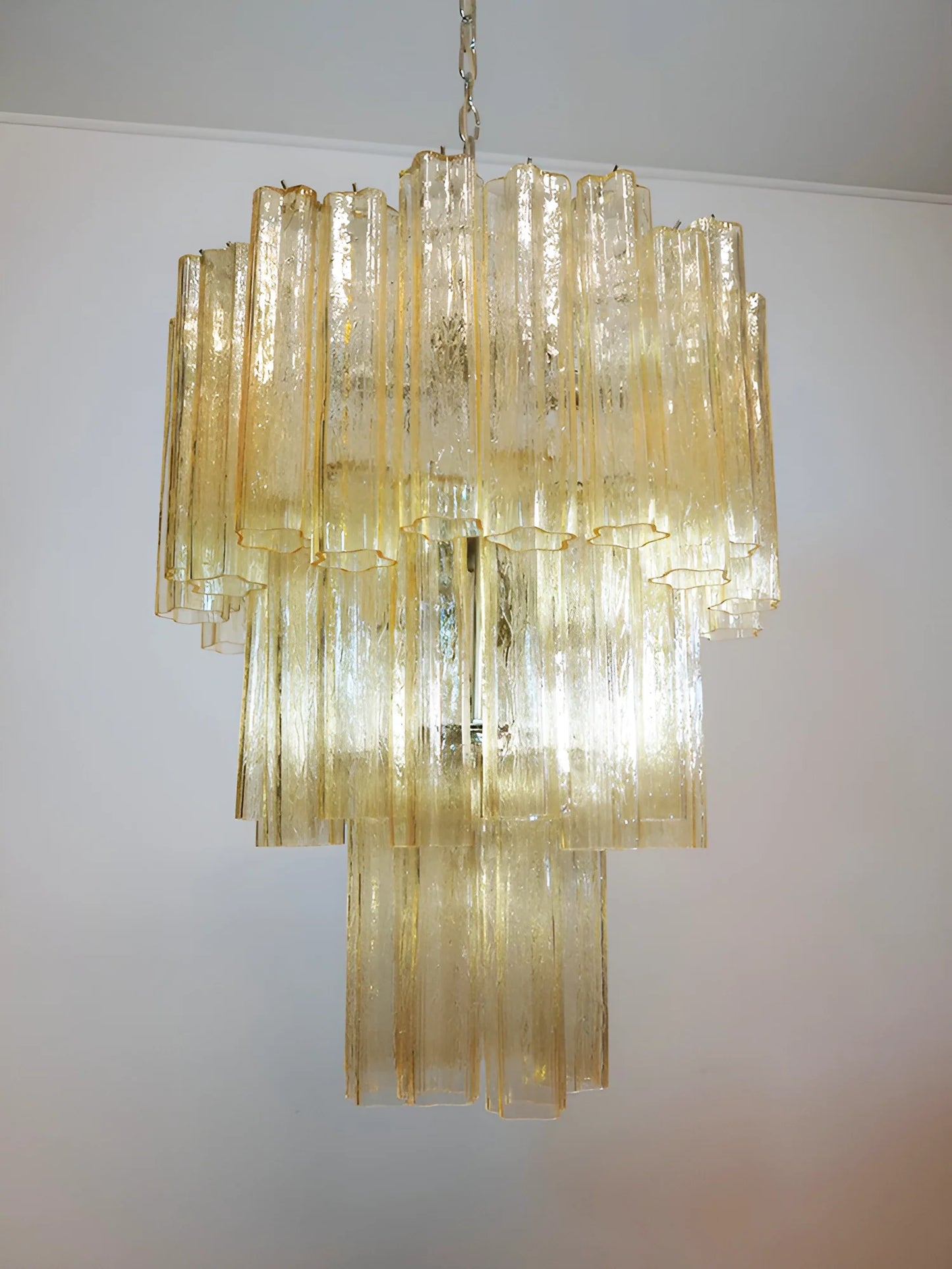 Elegante araña de tubo de cristal de Murano amarillo