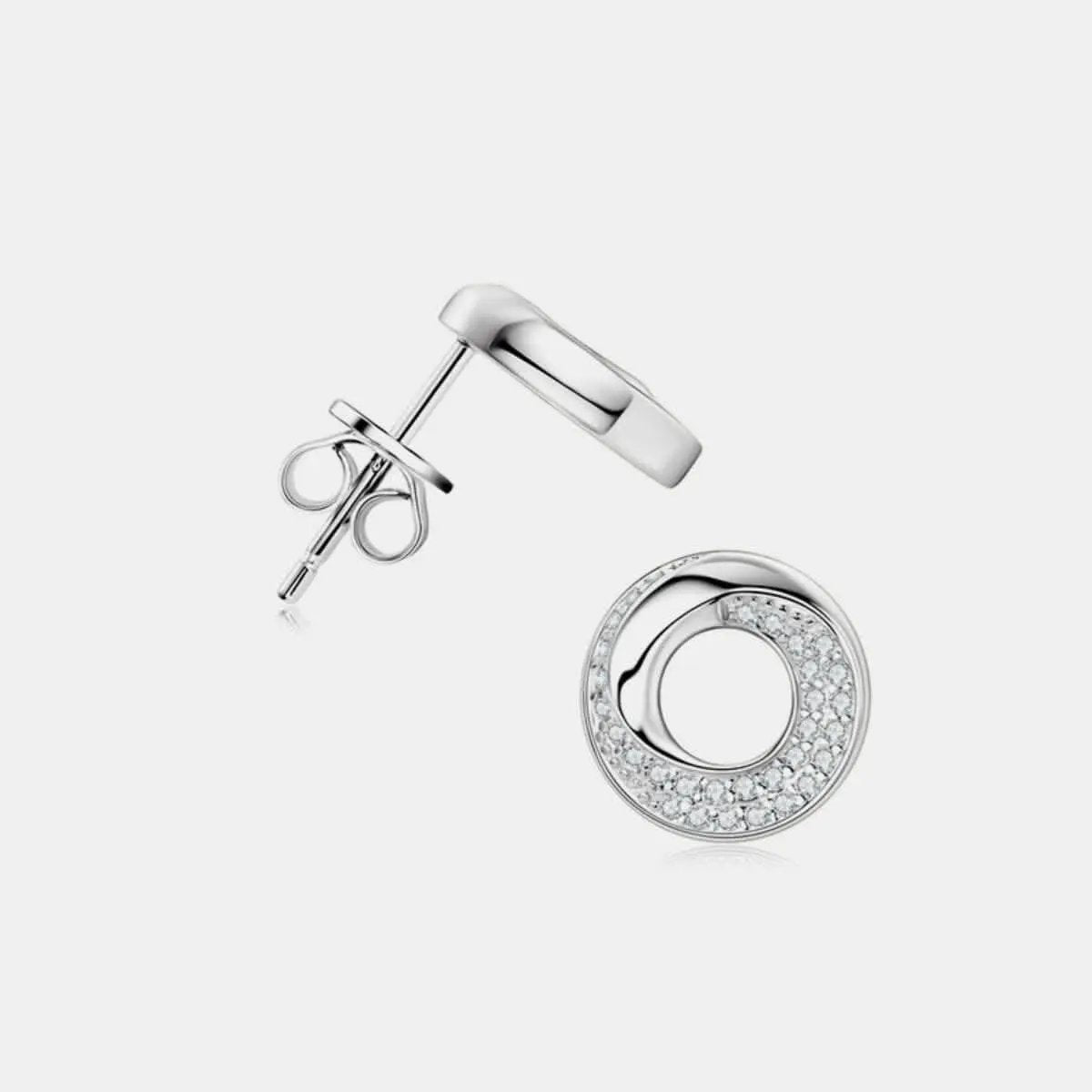 Acaban de llegar las camisetas Trendsi - Elegantes pendientes de moissanita de plata