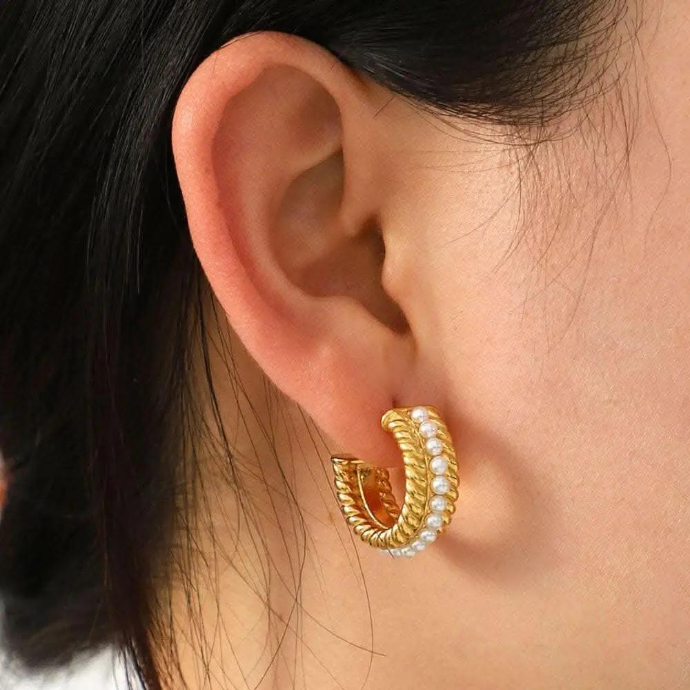 T-Shirts Trendsi Elegant pearl c-hoop earrings