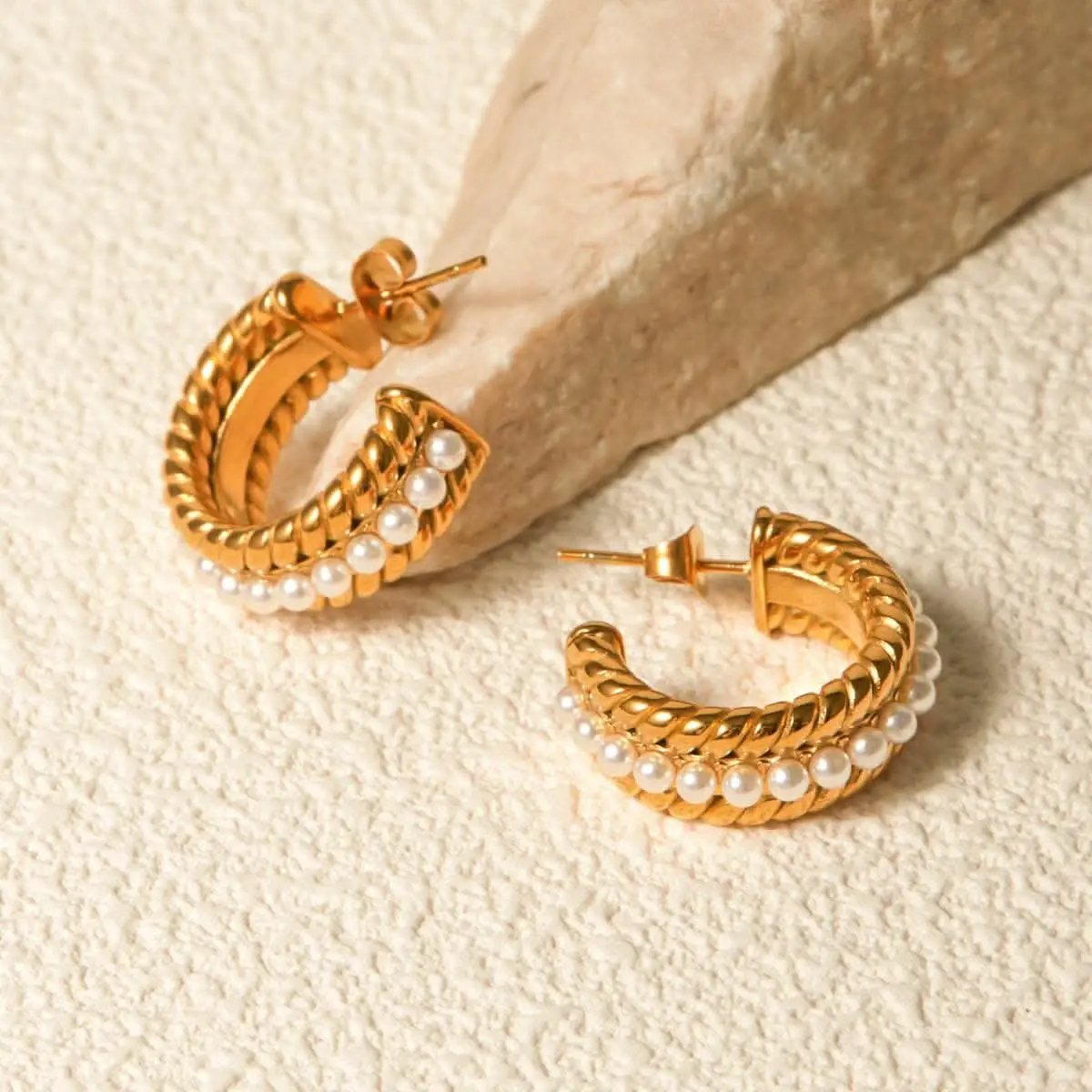 T-Shirts Trendsi Elegant pearl c-hoop earrings