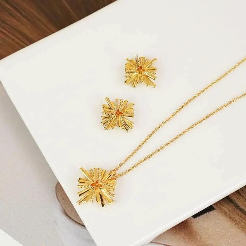 T-Shirts Trendsi Necklaces - Elegant starburst gold jewelry set