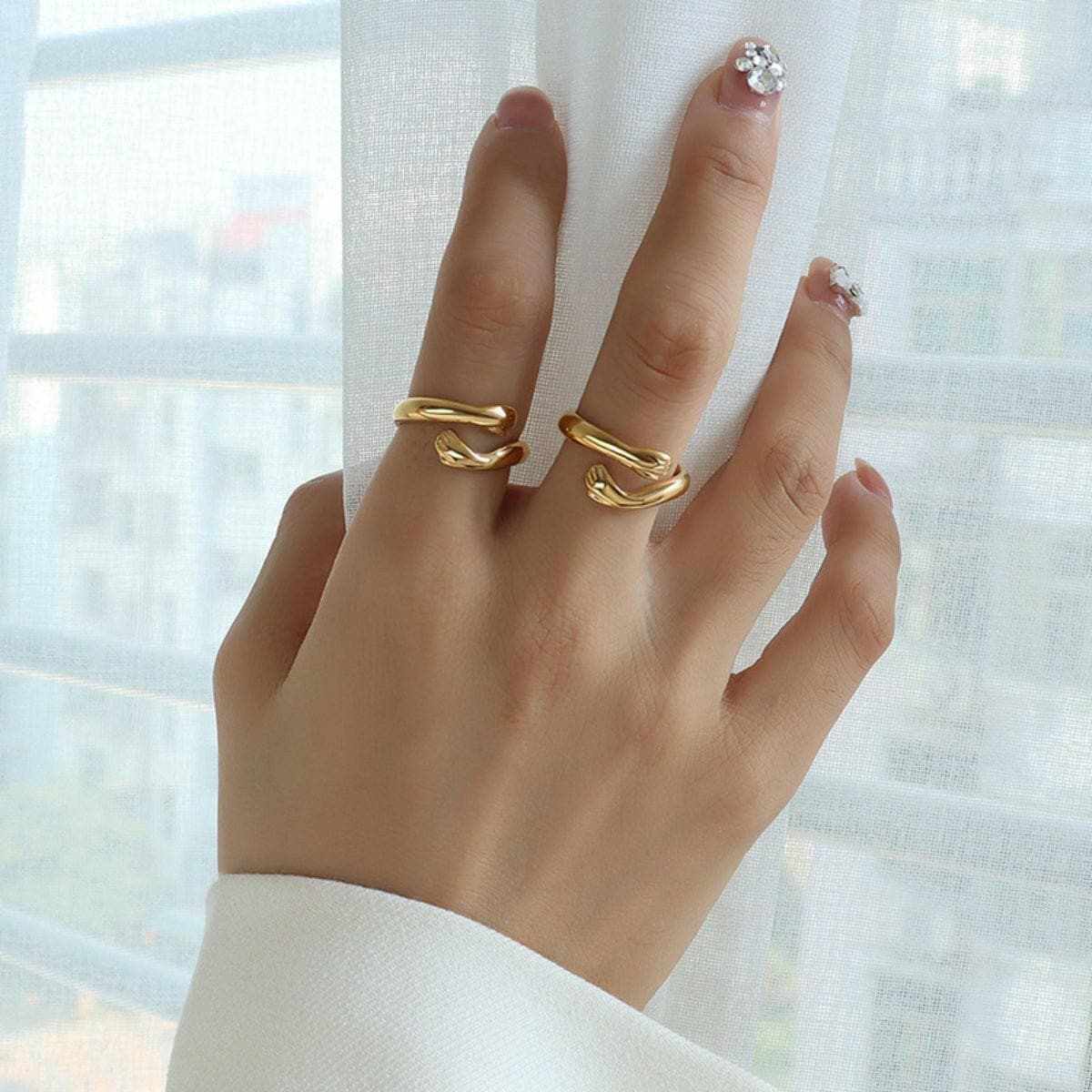 T-Shirts Trendsi just arrived - Elegant titanium steel hug ring