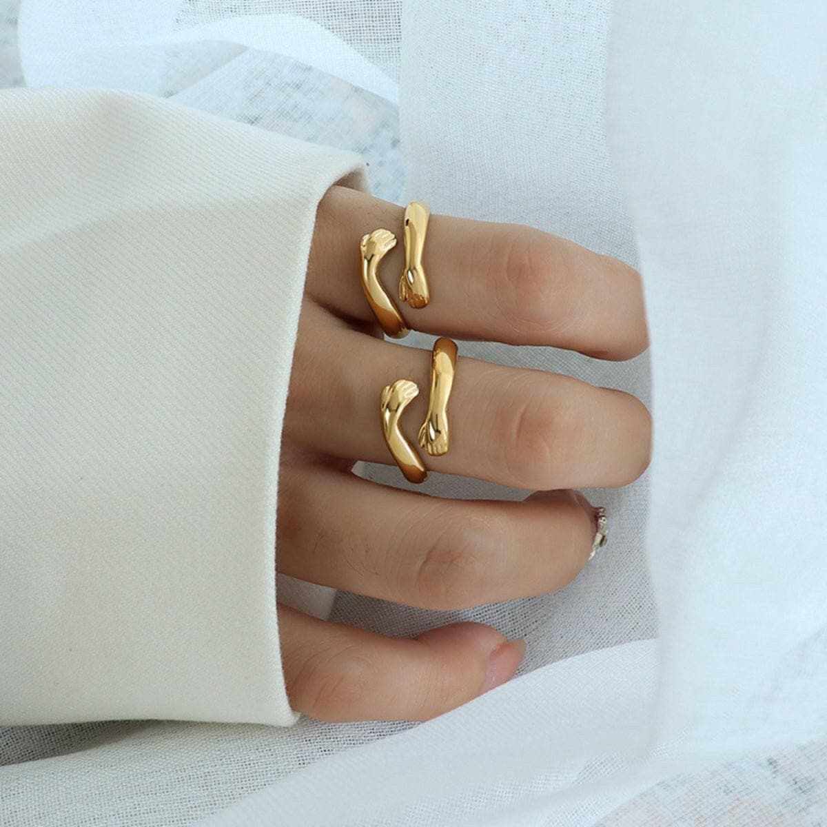 T-Shirts Trendsi just arrived - Elegant titanium steel hug ring