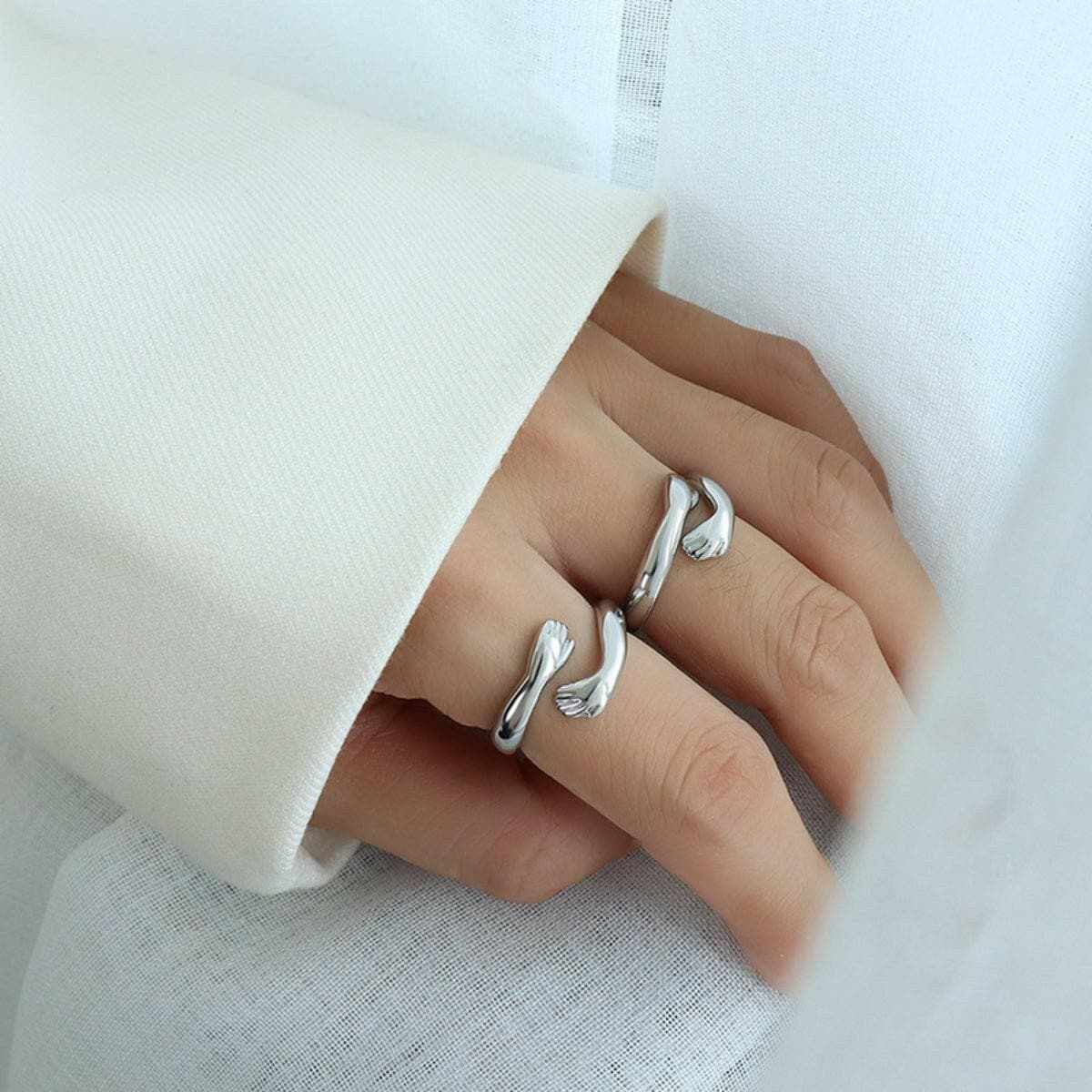 T-Shirts Trendsi just arrived - Elegant titanium steel hug ring