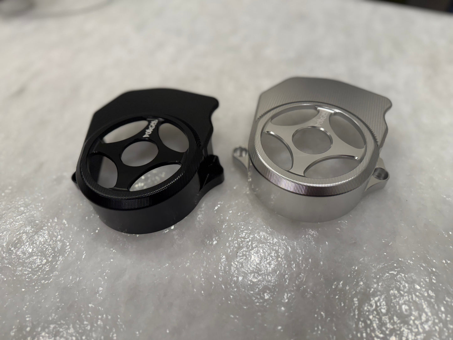 Tapa de motor de metal Surron Ultra Bee