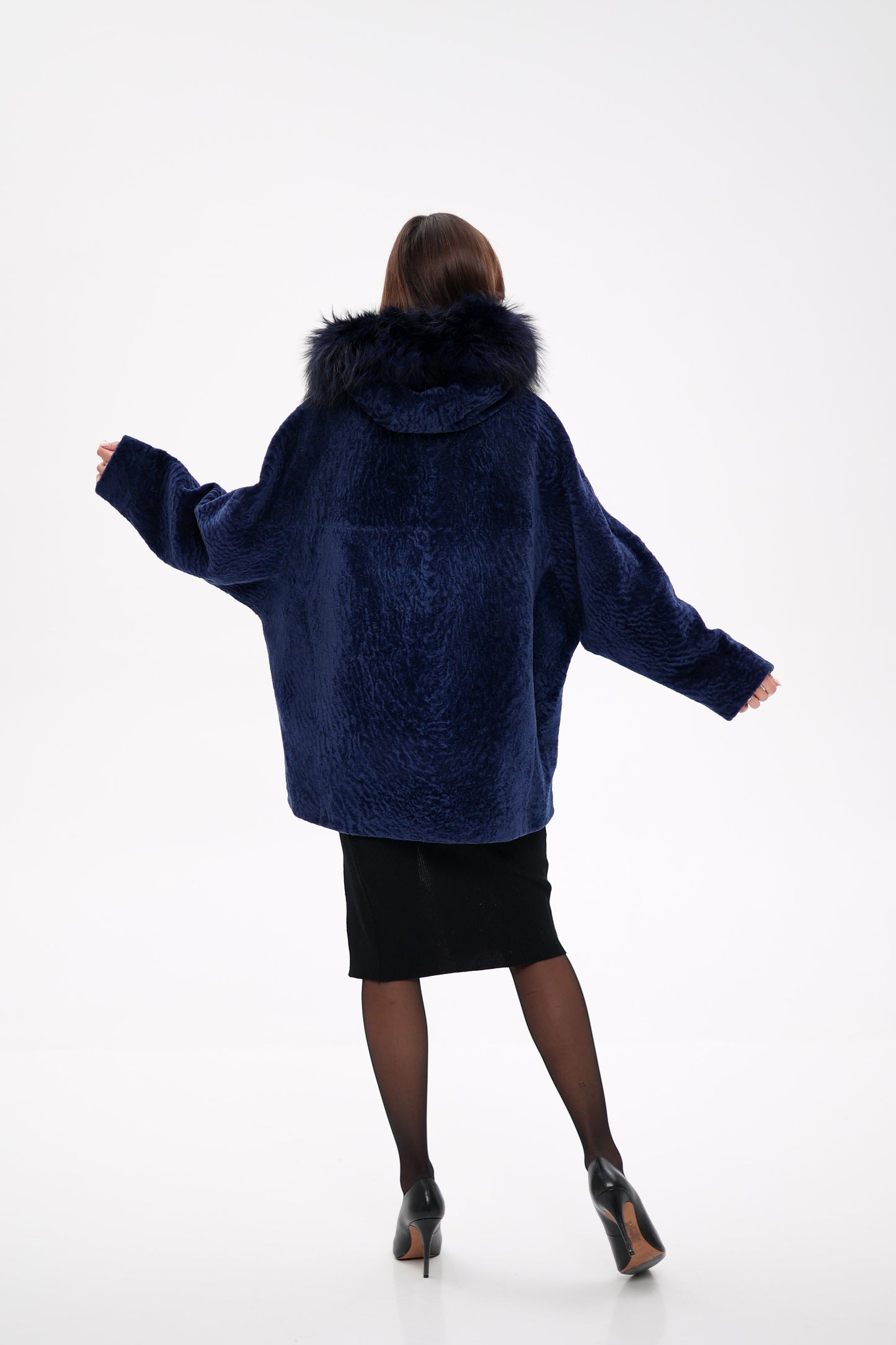 Chaqueta de piel de cordero auténtica con ribete de zorro plateado