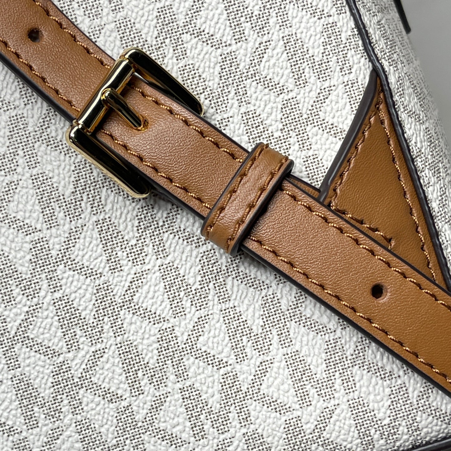 Mochila MICHAEL KORS Valerie Vainilla / Bellota 38F2G9VB2B