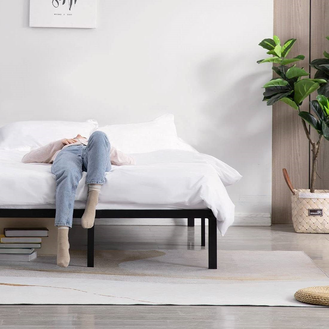 Base de cama de plataforma de metal resistente con listones de madera, límite de peso de 1587 kg