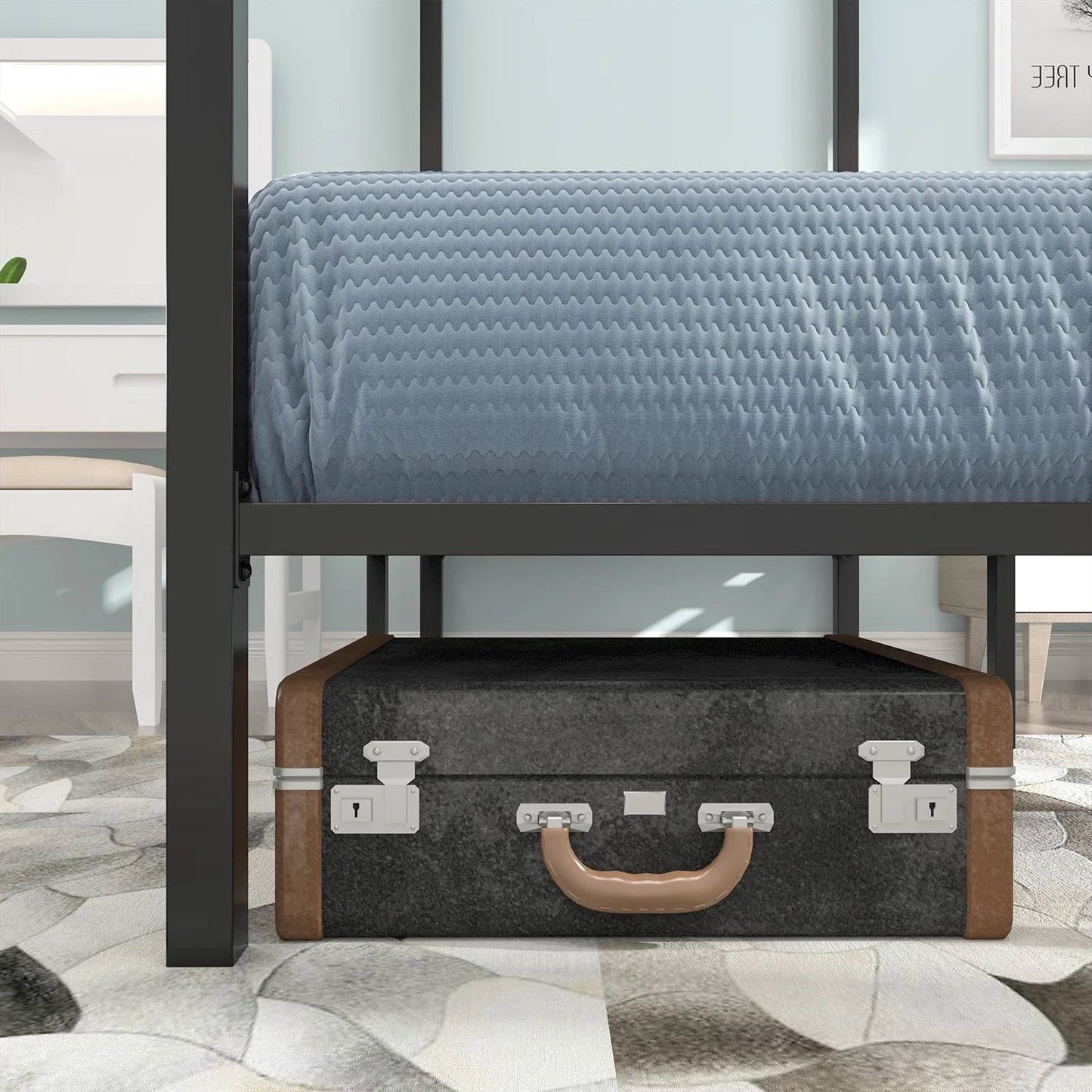 Cama con dosel de metal de tamaño completo y estilo moderno con acabado en negro