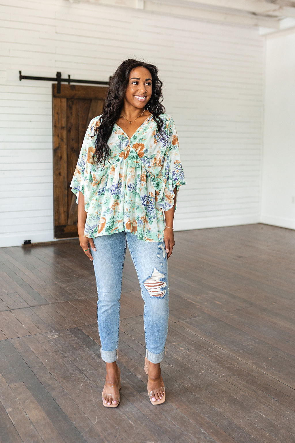 Fabled in Floral Draped Peplum Top en Marfil