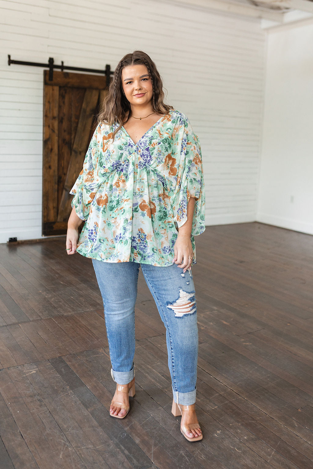 Fabled in Floral Draped Peplum Top en Marfil